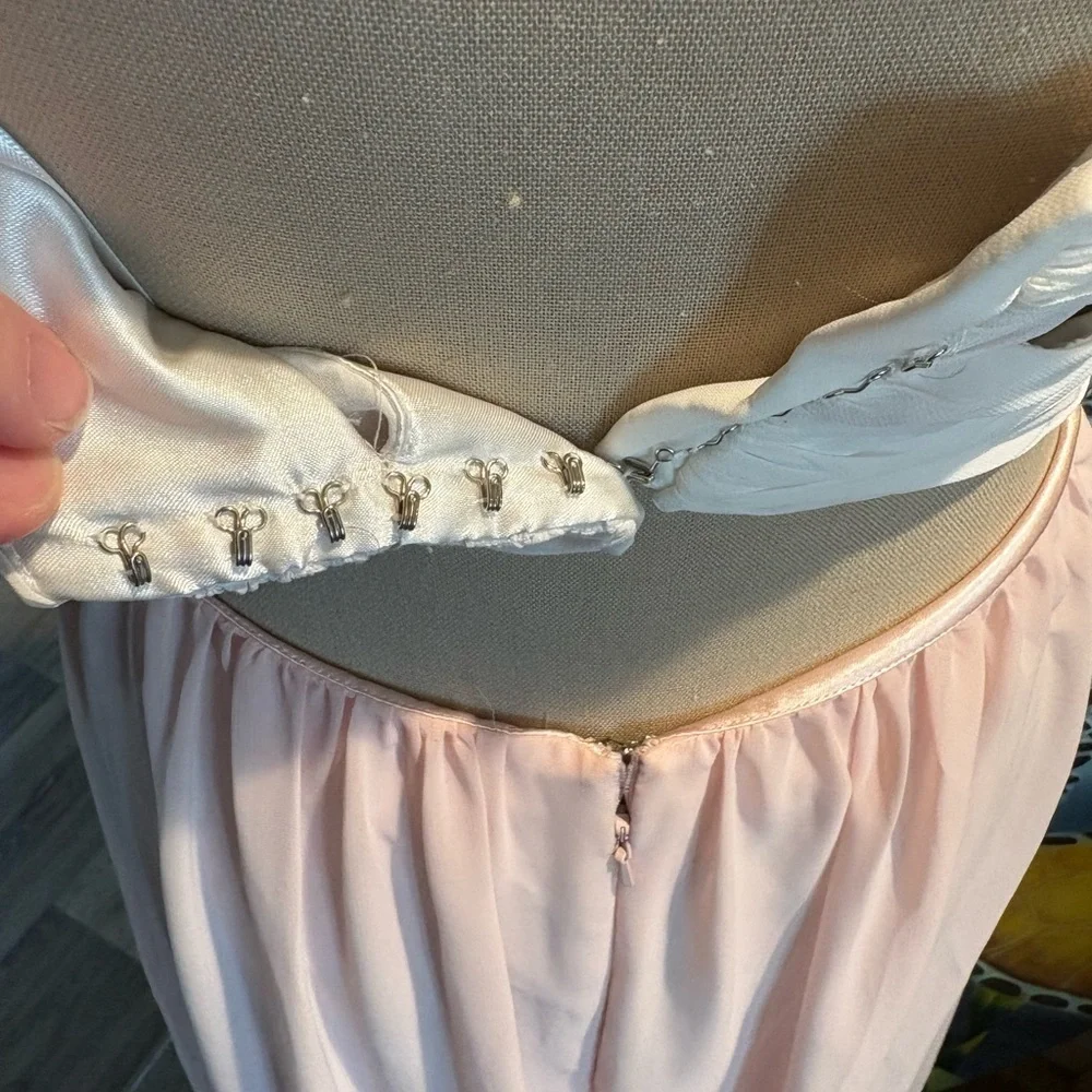 Embellished White and Pink Sweetheart Gown - Picture 4 of 9